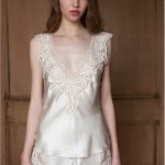 Viva Lace Plunge Camisole in Oyster