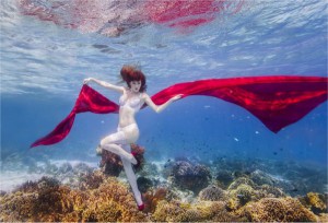Underwater photo shoot by R. Makiela pour Axami